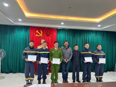 Ra mắt mô hình trung tâm đào tạo di động kỹ, chiến thuật chữa cháy và cứu nạn cứu hộ trên cạn